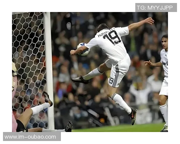 塞拉德斯回忆99年离开巴萨经历经塞尔塔转会皇马合同剩一年